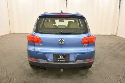 2017 Volkswagen Tiguan, $12999. Photo 6