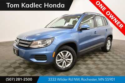 2017 Volkswagen Tiguan, $12999. Photo 1