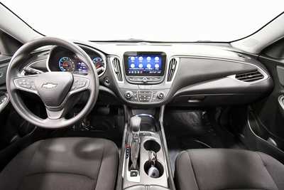2023 Chevrolet Malibu, $19999. Photo 3
