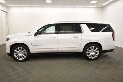 2022 Chevrolet Suburban, $57999. Photo 4