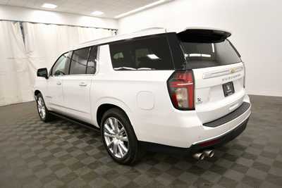 2022 Chevrolet Suburban, $57999. Photo 5