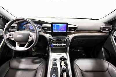 2022 Ford Explorer, $35999. Photo 3
