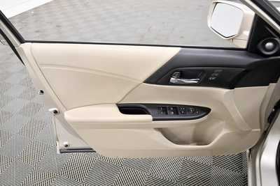 2013 Honda Accord, $12999. Photo 12