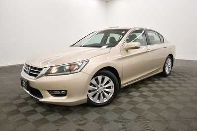 2013 Honda Accord, $12999. Photo 2