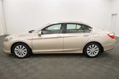 2013 Honda Accord, $12999. Photo 4