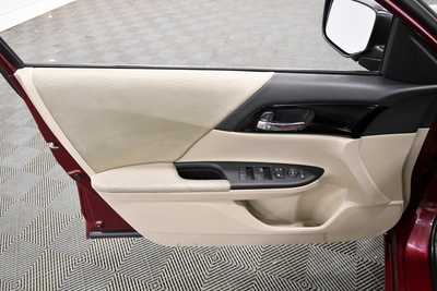 2017 Honda Accord, $14999. Photo 12