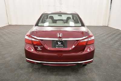 2017 Honda Accord, $14999. Photo 6