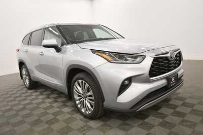 2023 Toyota Highlander, $47899. Photo 10