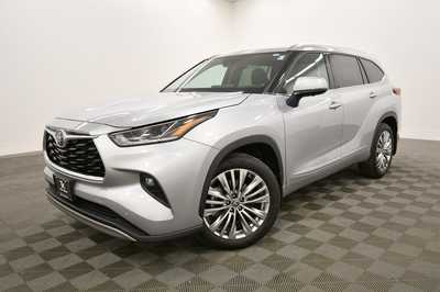 2023 Toyota Highlander, $47899. Photo 2
