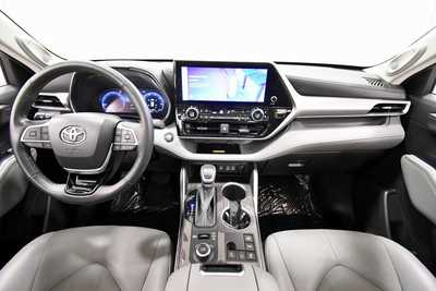 2023 Toyota Highlander, $47899. Photo 3