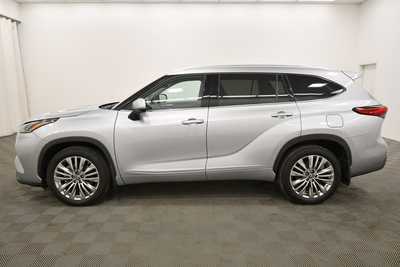 2023 Toyota Highlander, $47899. Photo 4