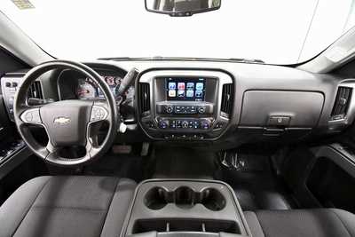 2018 Chevrolet 1500 Crew Cab, $29999. Photo 3