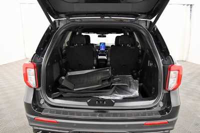 2021 Ford Explorer, $38999. Photo 7