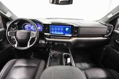 2023 Chevrolet 1500 Crew Cab, $44999. Photo 3