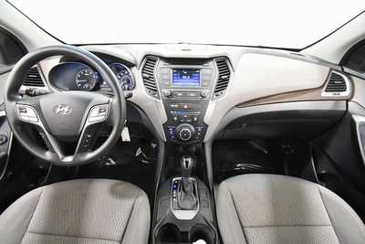 2017 Hyundai Santa Fe, $9995. Photo 3