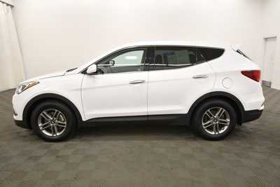 2017 Hyundai Santa Fe, $9995. Photo 4