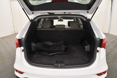 2017 Hyundai Santa Fe, $9995. Photo 7