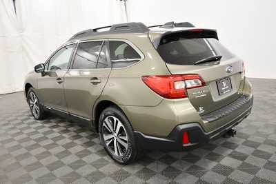 2018 Subaru Outback, $21472. Photo 5