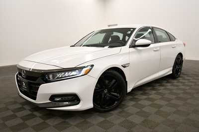 2018 Honda Accord, $18999. Photo 2