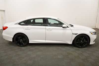 2018 Honda Accord, $18999. Photo 8