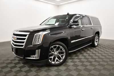 2020 Cadillac Escalade ESV, $36997. Photo 2