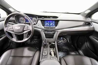 2021 Cadillac XT5, $33999. Photo 3