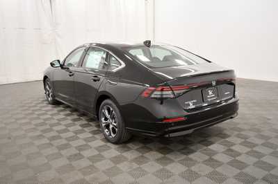 2025 Honda Accord, $36090. Photo 5