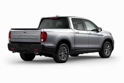 2025 Honda Ridgeline, $41600. Photo 5