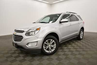 2017 Chevrolet Equinox, $12999. Photo 2