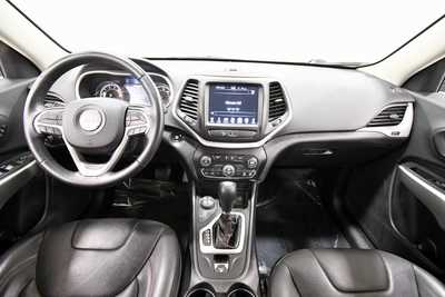 2018 Jeep Cherokee, $18999. Photo 3