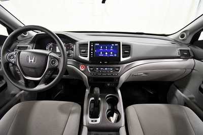 2016 Honda Pilot, $14679. Photo 3