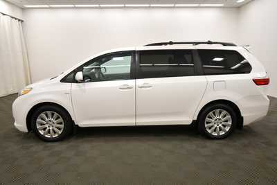 2016 Toyota Sienna, $17999. Photo 4