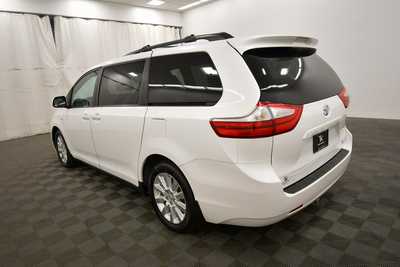 2016 Toyota Sienna, $17999. Photo 5