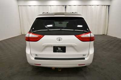 2016 Toyota Sienna, $17999. Photo 6