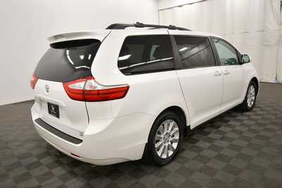 2016 Toyota Sienna, $17999. Photo 8