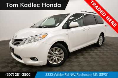 2016 Toyota Sienna, $17999. Photo 1