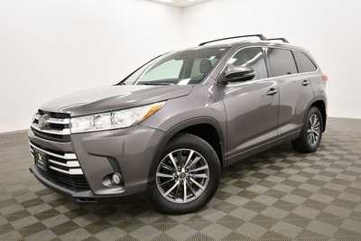 2017 Toyota Highlander, $25999. Photo 2