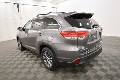 2017 Toyota Highlander, $25999. Photo 5