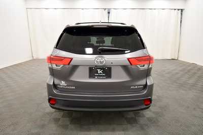 2017 Toyota Highlander, $25999. Photo 6