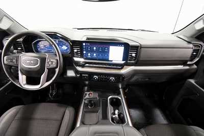 2022 GMC 1500 Crew Cab, $43999. Photo 3
