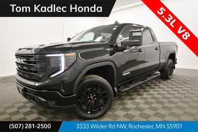 2022 GMC 1500 Crew Cab, $43999. Photo 1