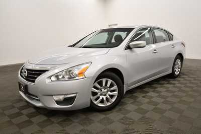 2015 Nissan Altima, $9497. Photo 2