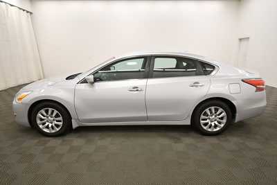 2015 Nissan Altima, $9497. Photo 4