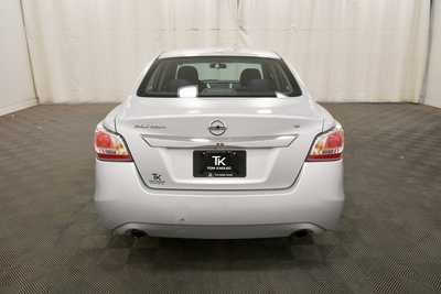 2015 Nissan Altima, $9497. Photo 6