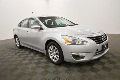 2015 Nissan Altima, $9497. Photo 9