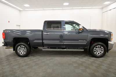 2019 Chevrolet 2500 Crew Cab, $45997. Photo 9