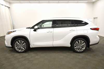 2022 Toyota Highlander, $46497. Photo 4