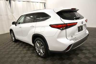 2022 Toyota Highlander, $46497. Photo 5
