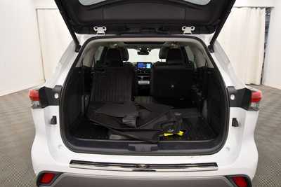 2022 Toyota Highlander, $46497. Photo 7