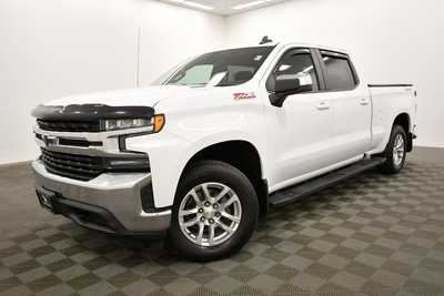 2020 Chevrolet 1500 Crew Cab, $32999. Photo 2